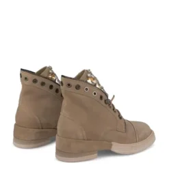 Botines Planos*Alma en Pena Comprar Botin Con Detalle Central
